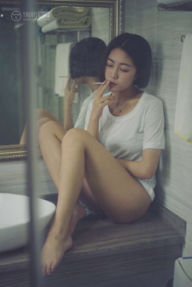 美女打屁屁